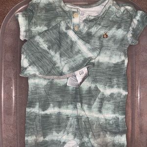 Baby Gap Long One Piece w/matching bib